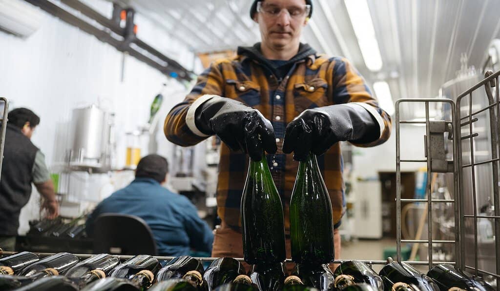 Sandpainting Champagne-Method Wines