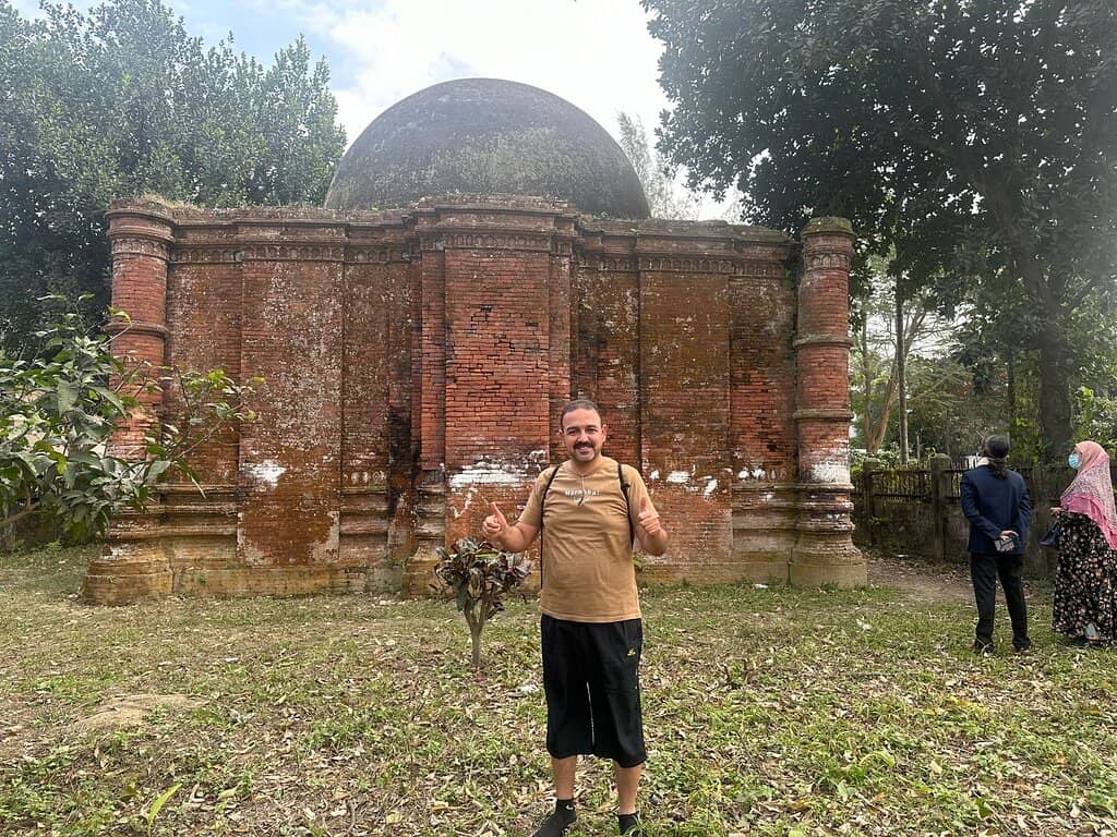 Graceful Single Dome