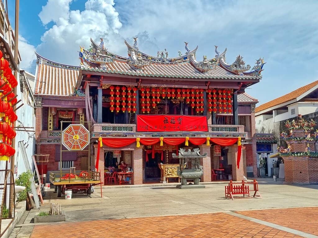 Red Lantern Courtyard