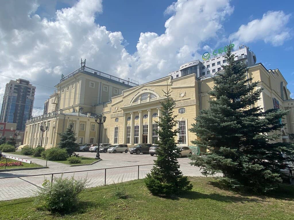 Strong Ensemble Cast