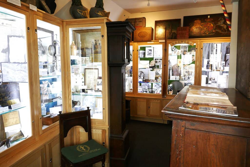 8 Centuries of Burford History