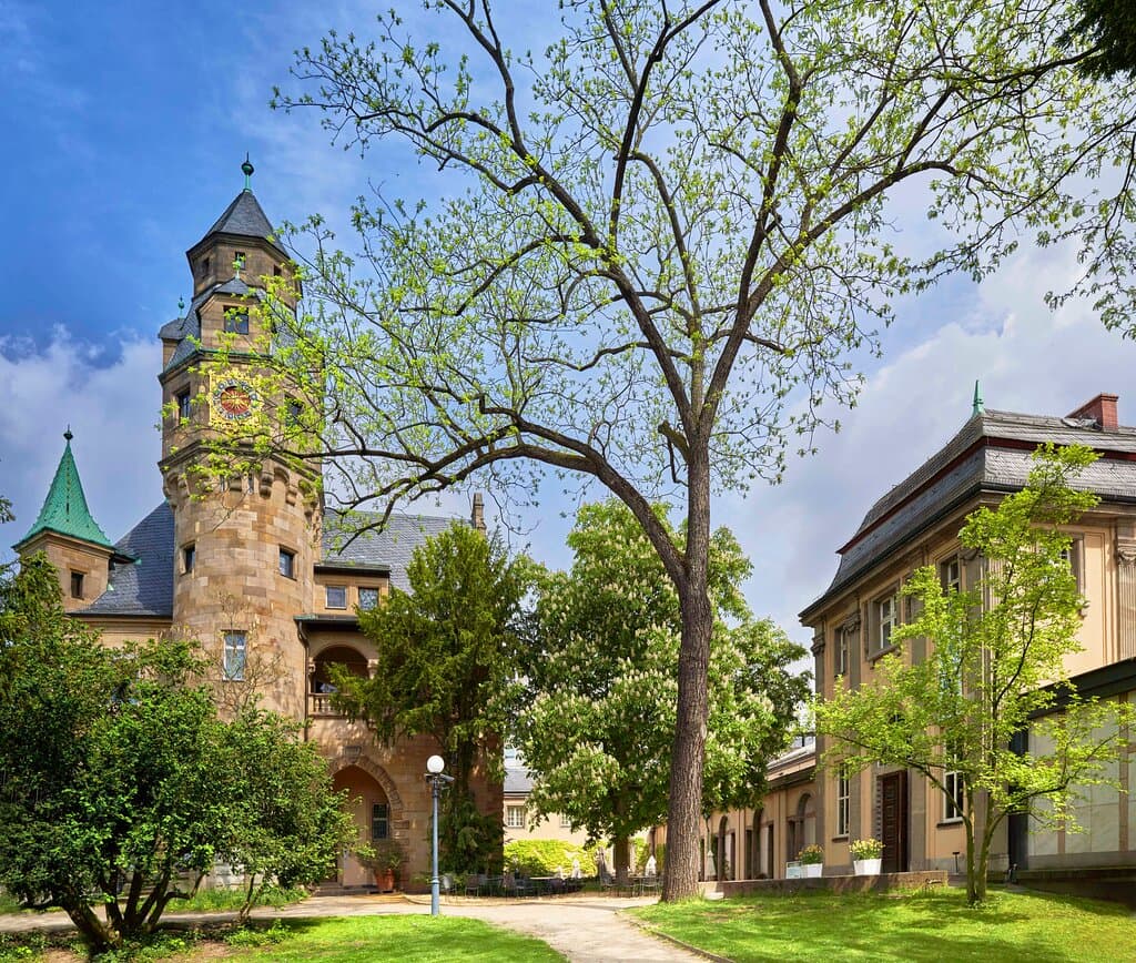 Außenansicht Villa Liebieg und Liebieghaus Garten, Foto: Norbert Miguletz