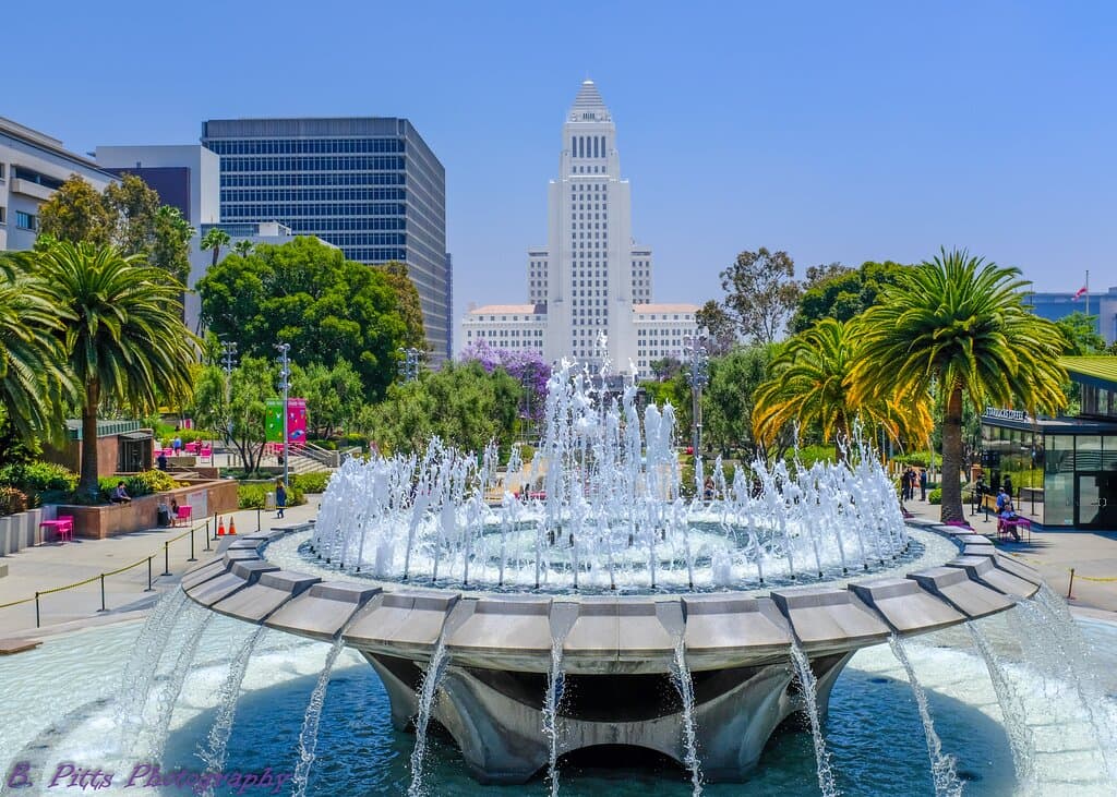 Overview of the park with LA City Hall at the far end. Plus, everyone loves a good fountain photo.