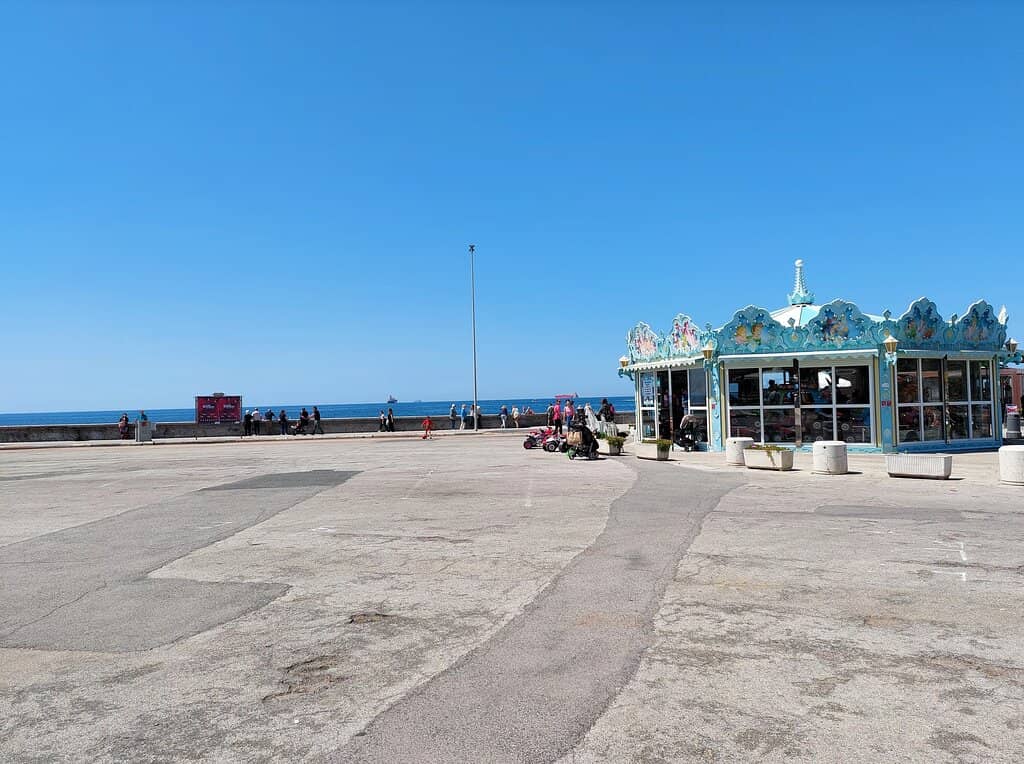 Scenic Promenade Walk