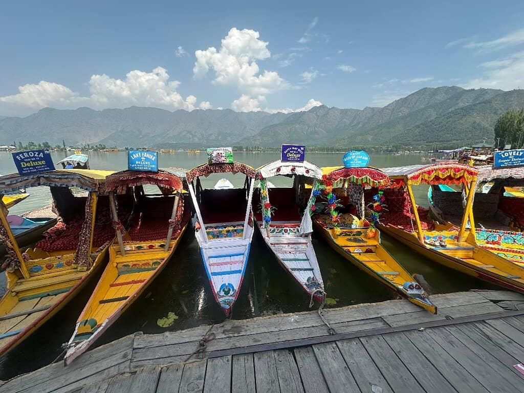 Houseboat Stay