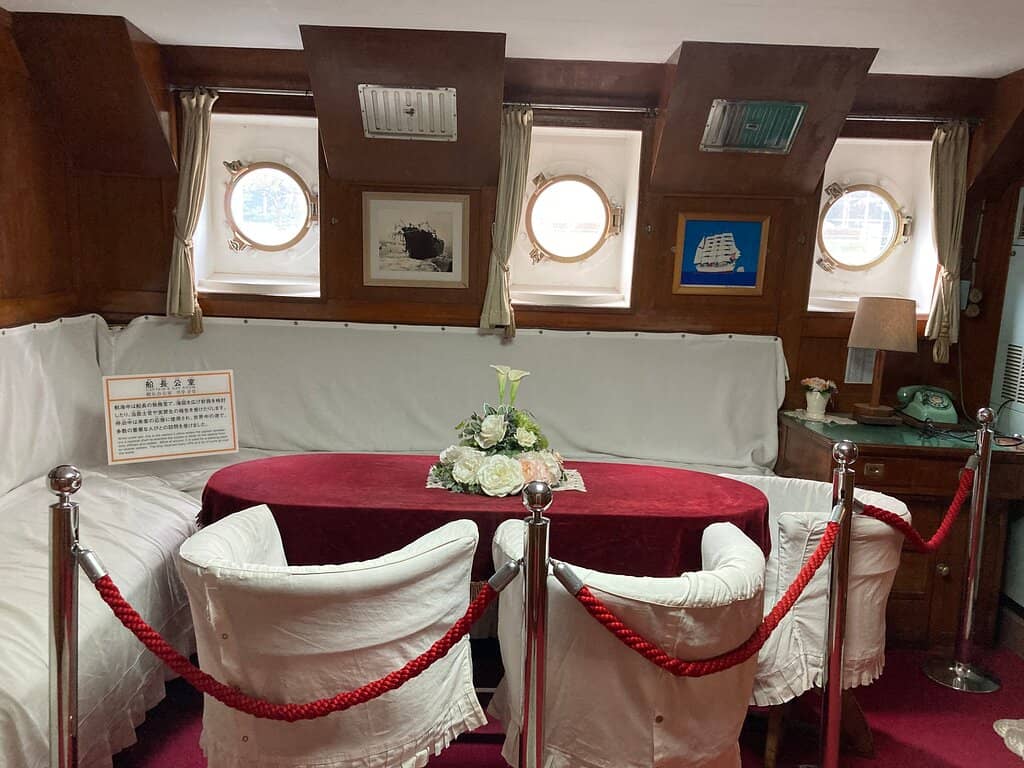 Captain's Quarters & Cabins