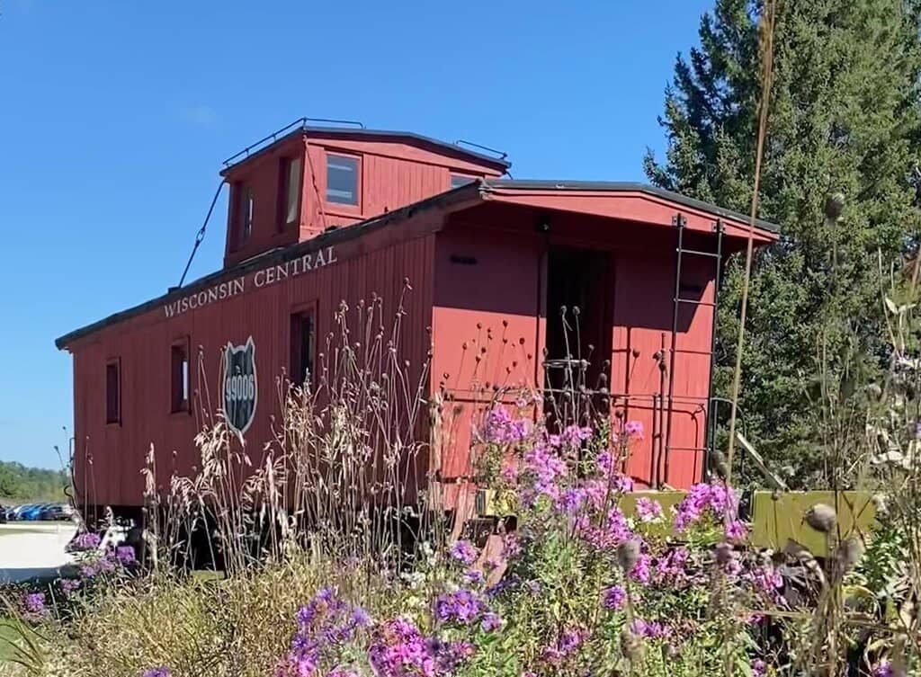Log Cabin Pioneer Life