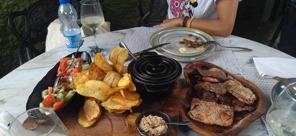 Cozy Atmosphere with Live Music