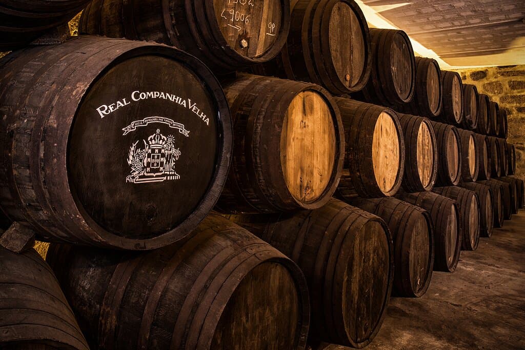 Fundada em 1756 por Alvará Régio do Rei D. José I, a Real Companhia Velha é a mais antiga e emblemática empresa vinícola de Portugal. As caves centenárias da Real Companhia Velha estão situadas em Vila Nova de Gaia, no lado oposto ao Porto, precisamente na margem esquerda do rio Douro.