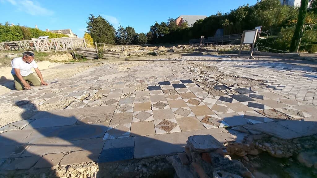Roman Domus and Thermal Baths
