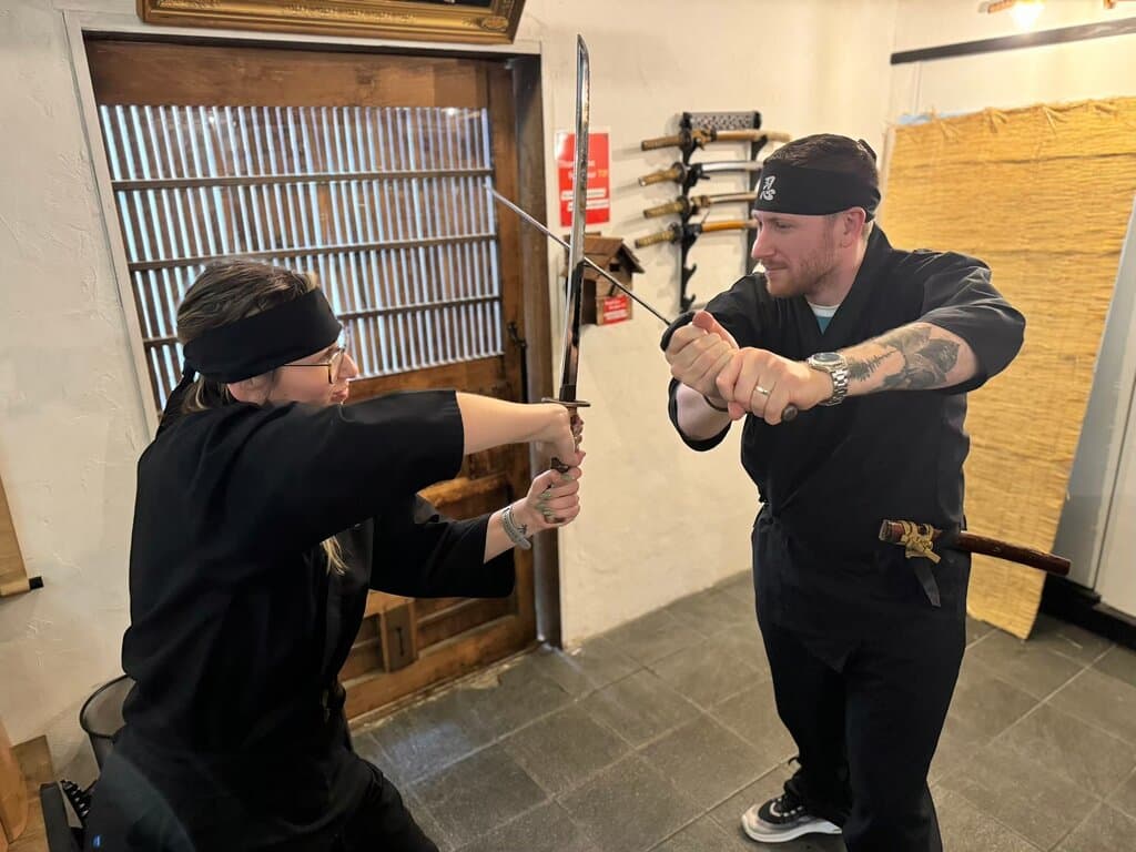 数多くのお客様に忍者武器のかっこいい使い方を教えてきた忍者スタッフがあなたに最高の思い出を提供します