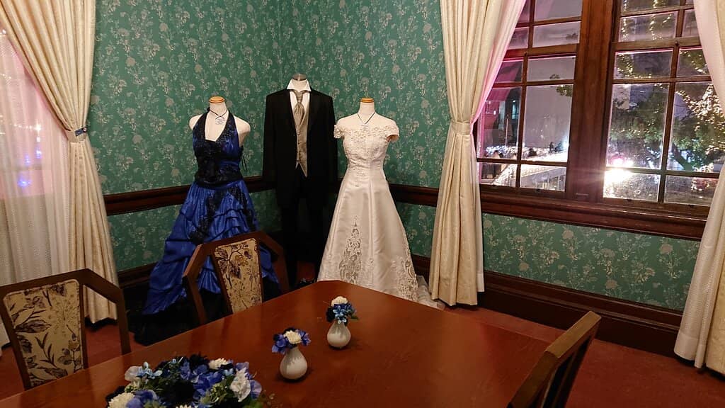 1900s Clothing Experience