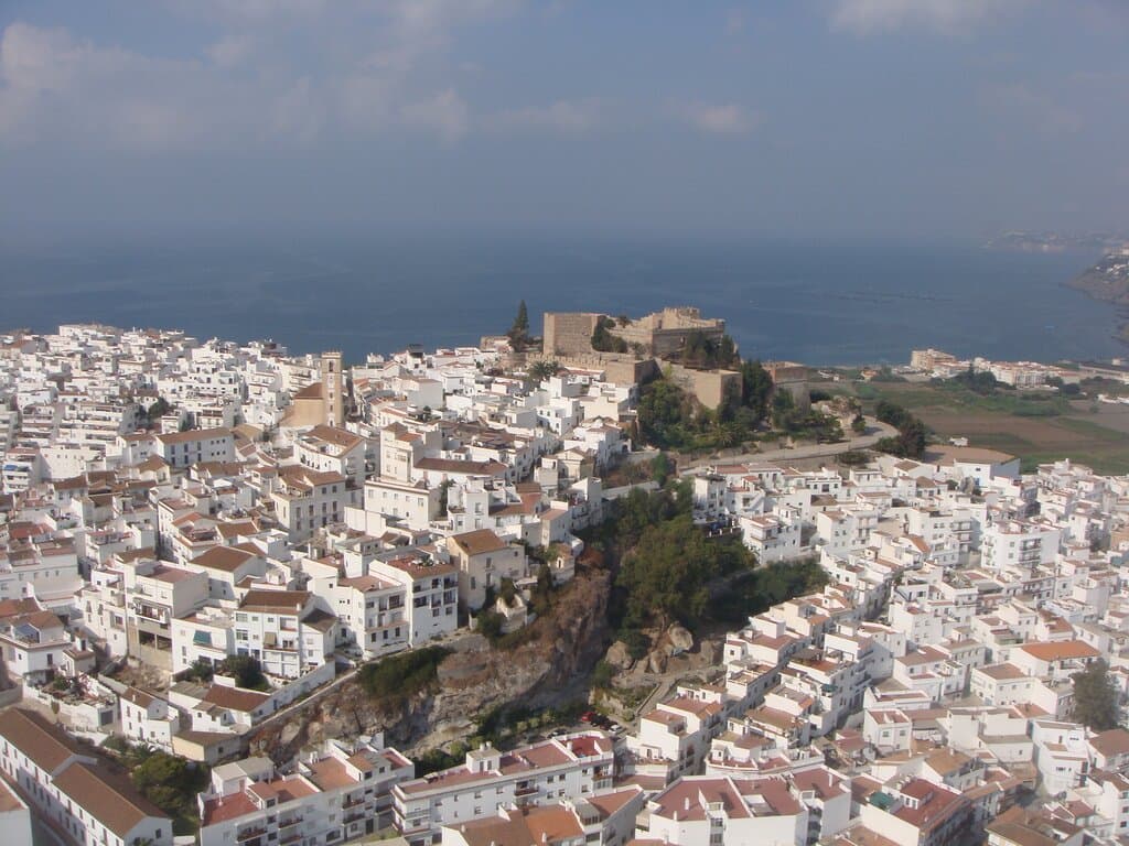 Location on top of Salobrena old town, stunning views from walls and towers.