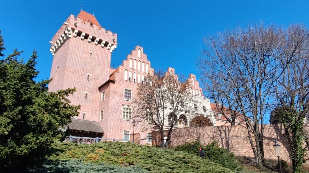 Castle Reconstruction