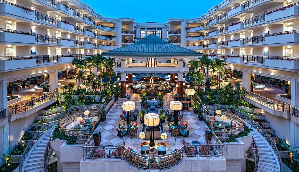 Botero Lounge at Grand Wailea