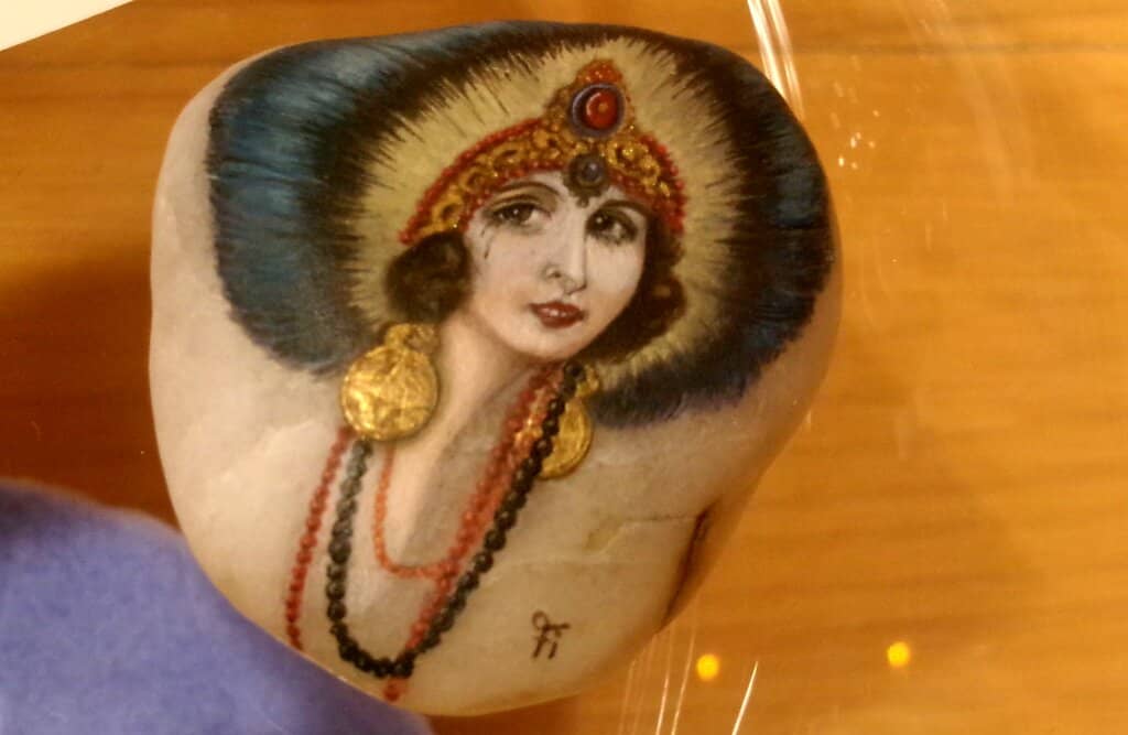 Art on a Grain of Rice