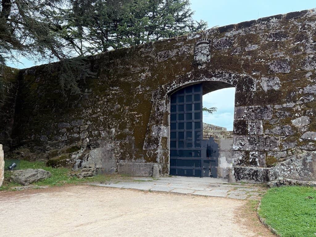 Lush Gardens and Wildlife