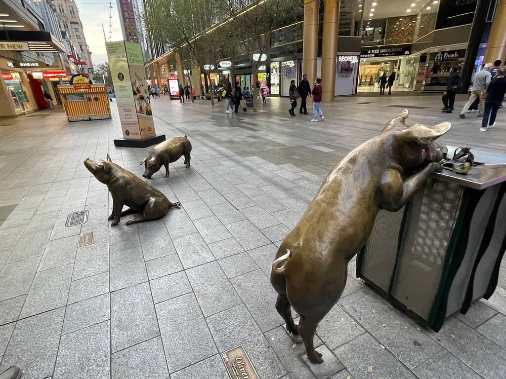 Bronze Pig Statues
