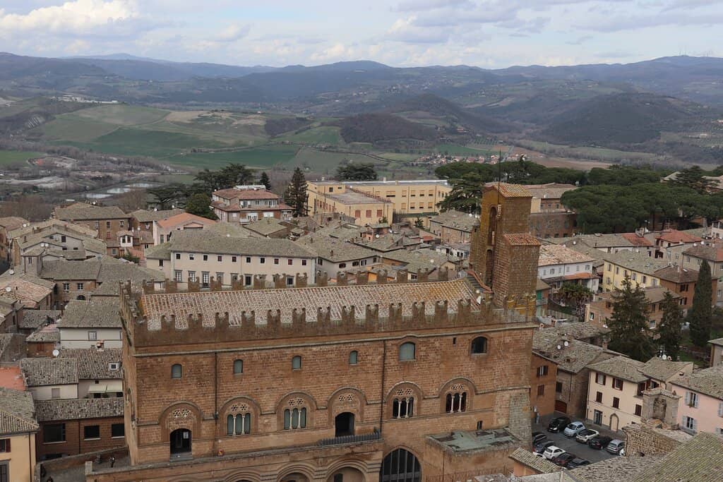 Palazzo del Popolo Exterior
