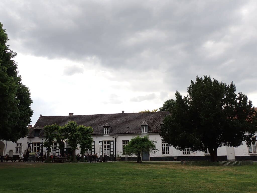 Peaceful Abbey Surroundings