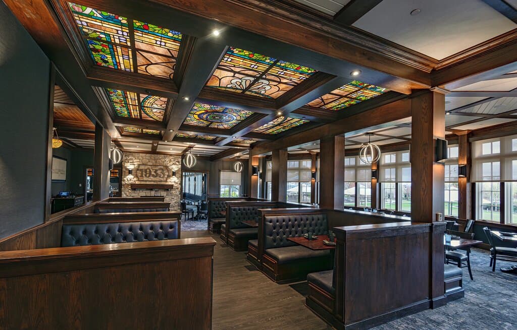 Whether lunch, dinner, or a night out with friends, 1933 is the ideal place to gather, dine, and celebrate.