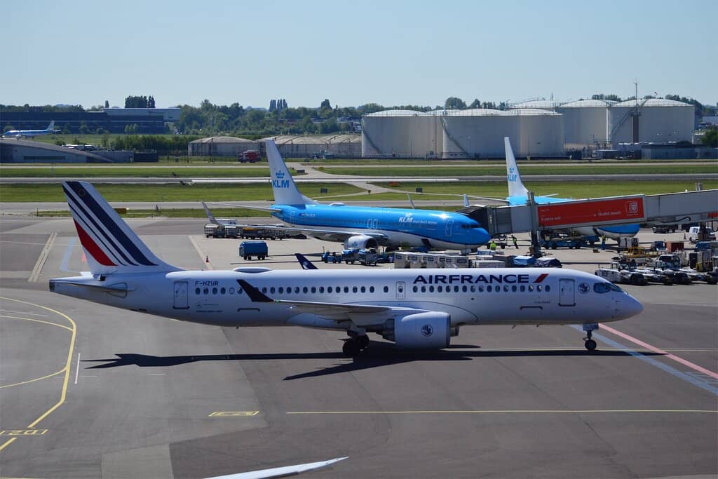 Plane Spotting Action