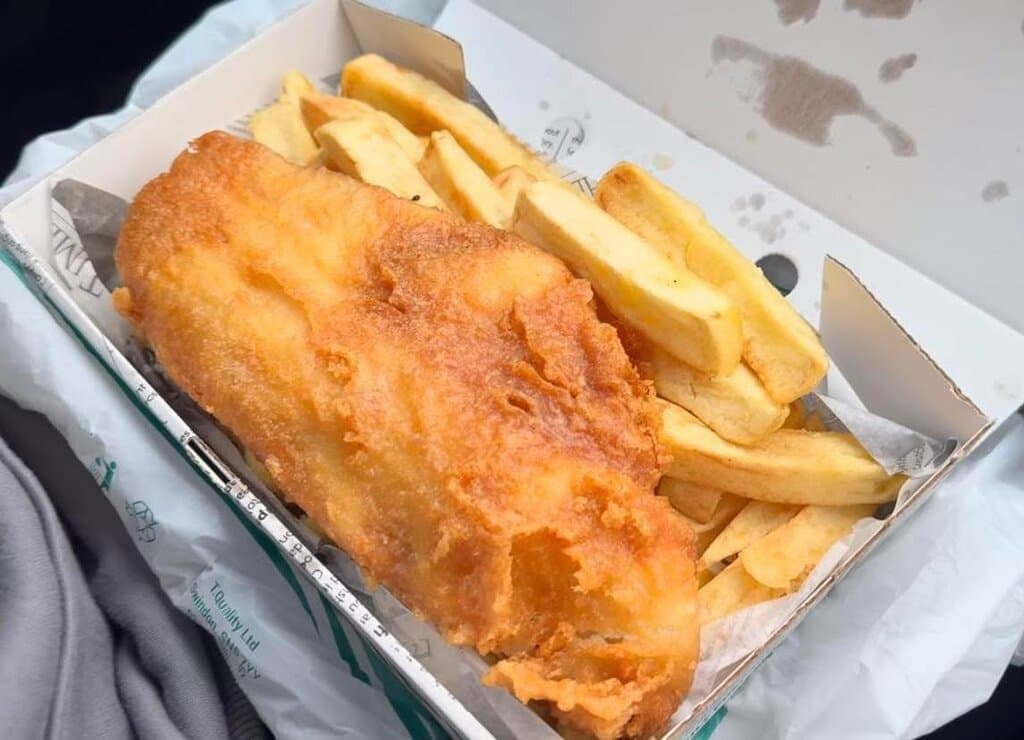 Beautiful traditional fish and chip shop with a lot of choices available on the menu. You won’t be disappointed 😋