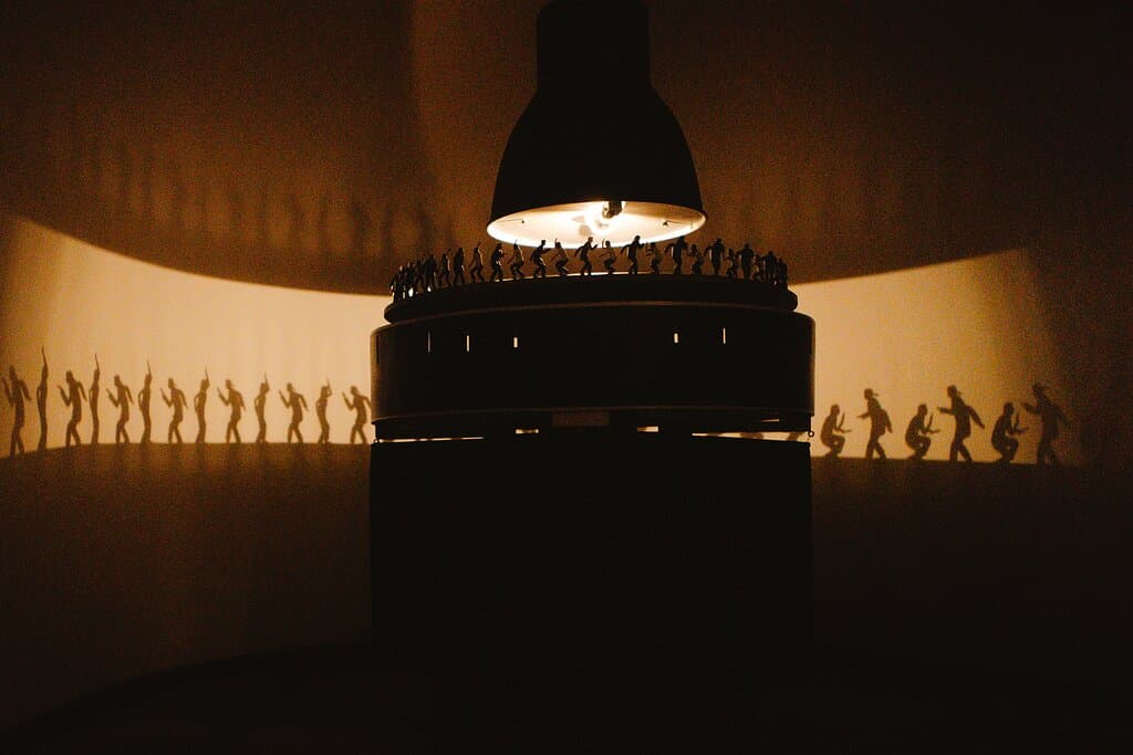 Even Mia and Vincent from Pulp Fiction come to life here!