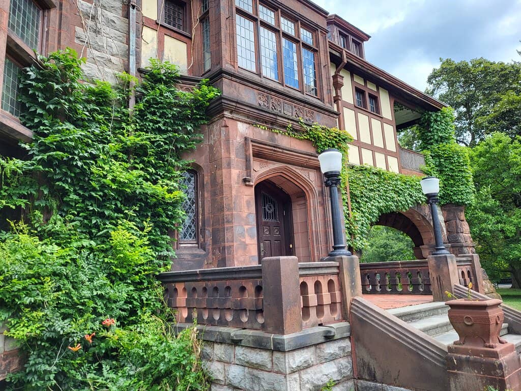 The Mansion Tour