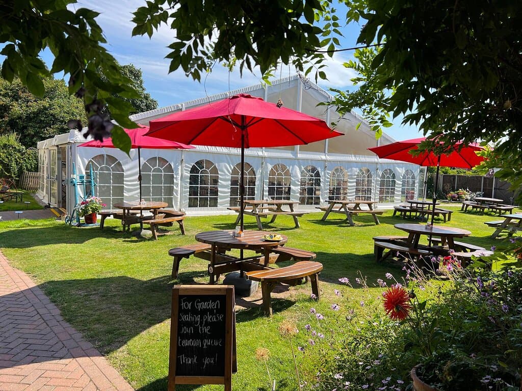 Enjoy breakfast or lunch in our relaxed garden or cosy marquee โ both dog friendly! Perfect for catching up with friends, enjoying fresh food, and bringing your furry companions along.