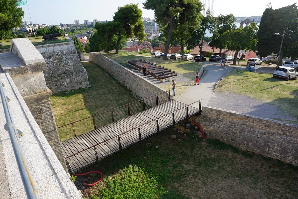 Underground Tunnel System