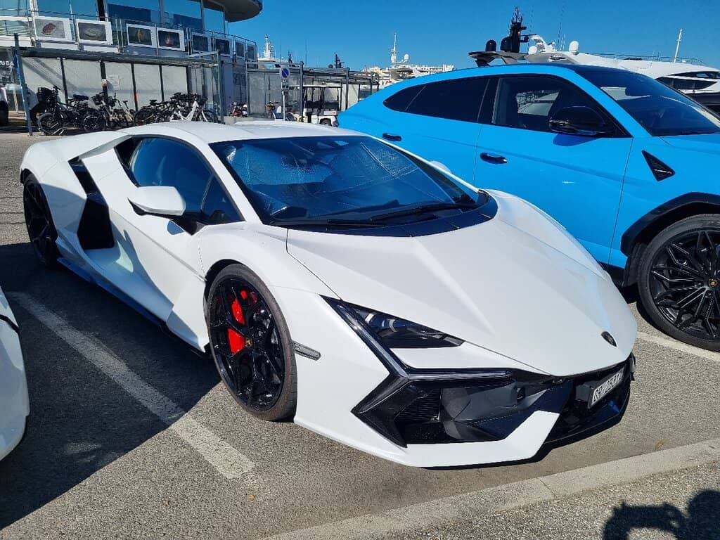 Billionaires Bay
