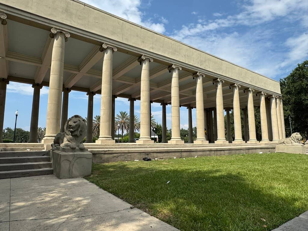 The Iconic Fountain