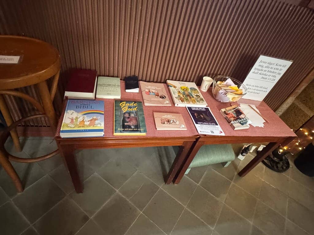 Intricate Choir Lift