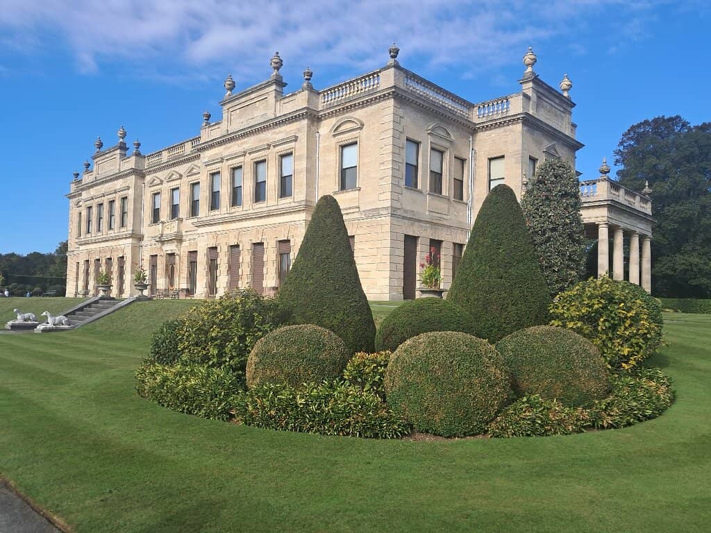 Expansive Gardens