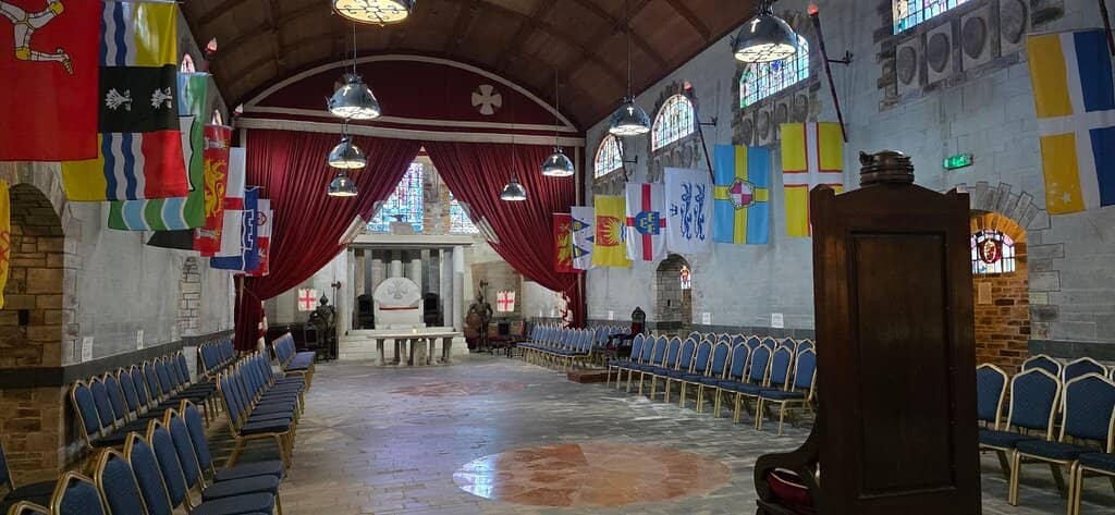 Round Table & Thrones