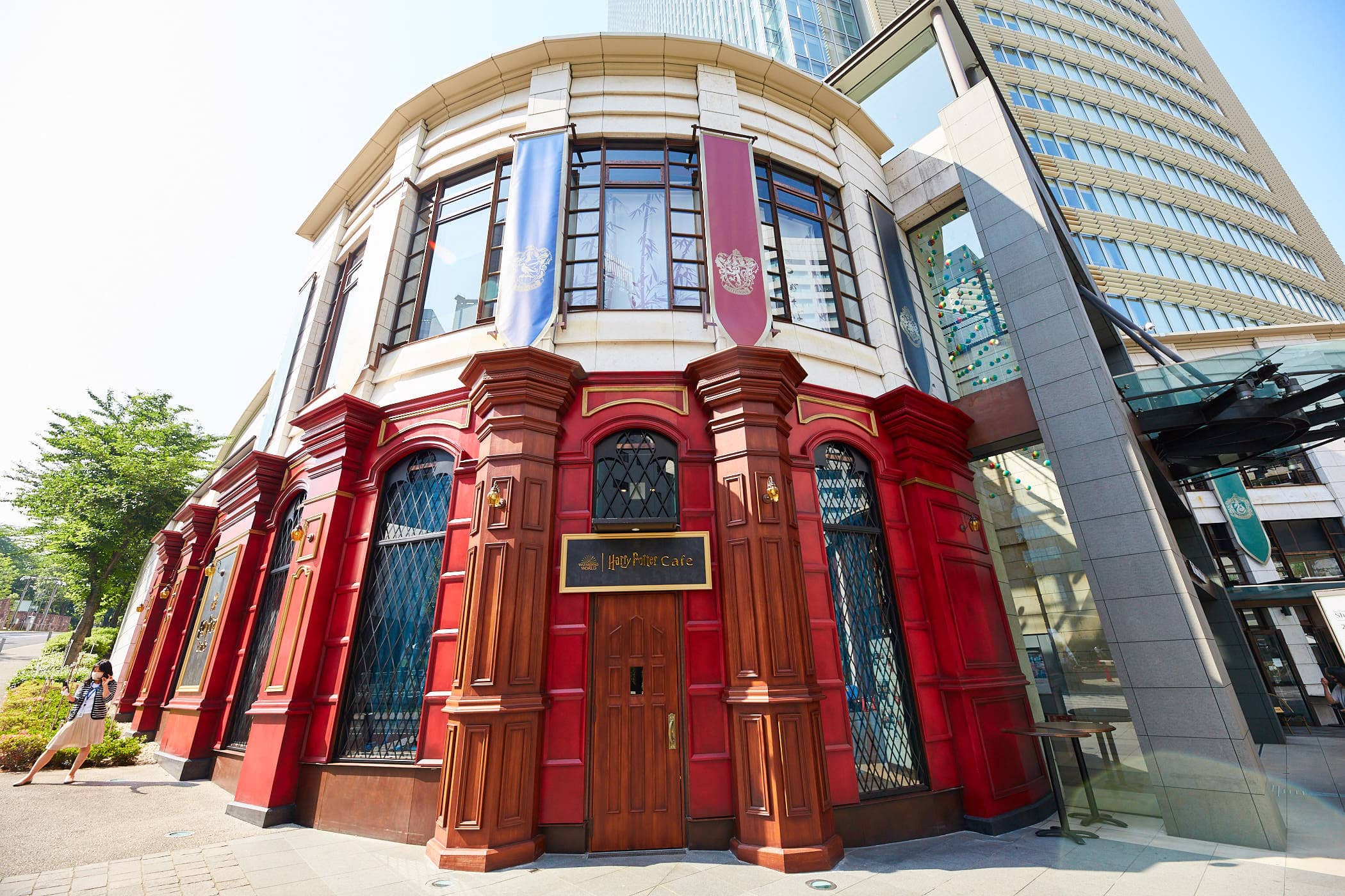 Themed Cafe & Souvenir Shop