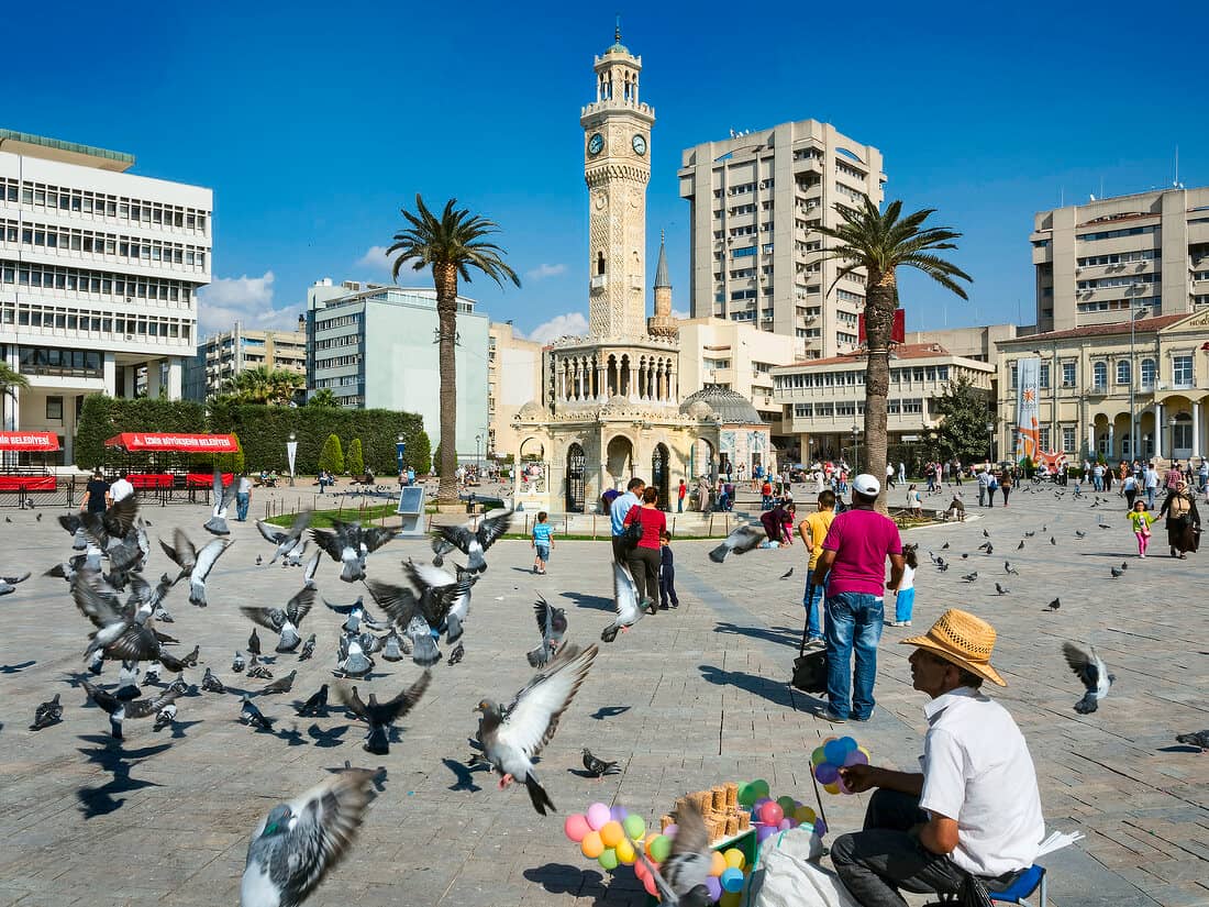 Konak Square Ambiance