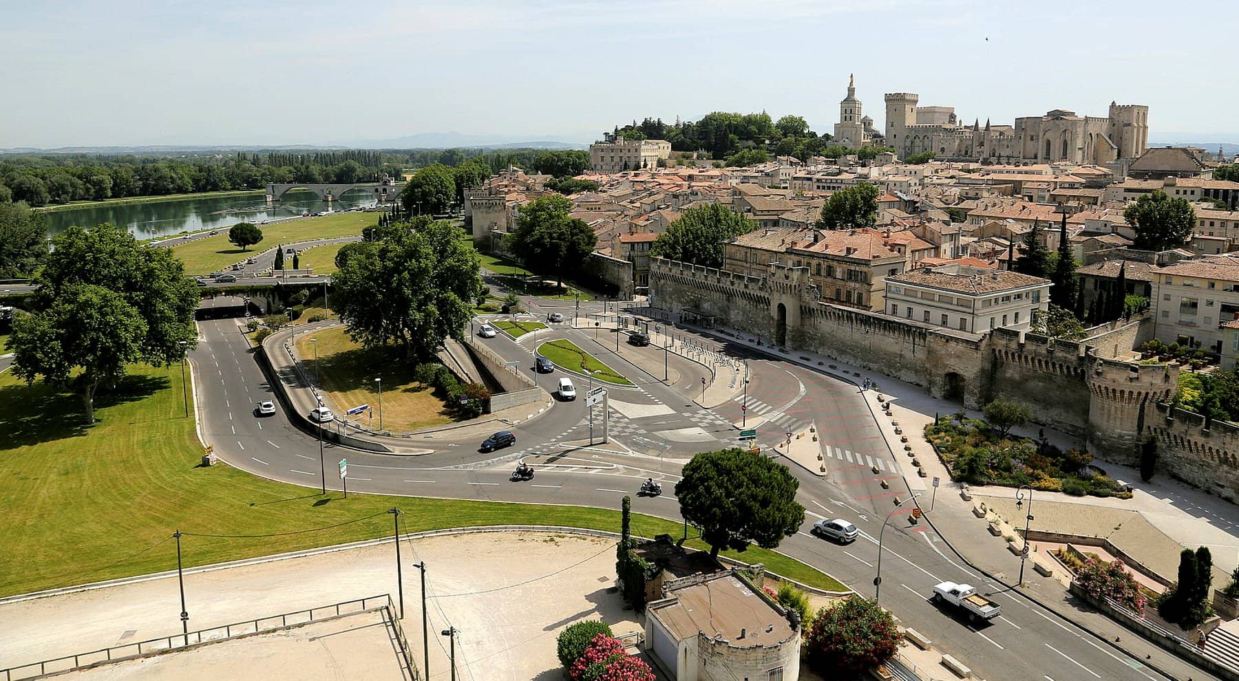 Views of Pont d'Avignon