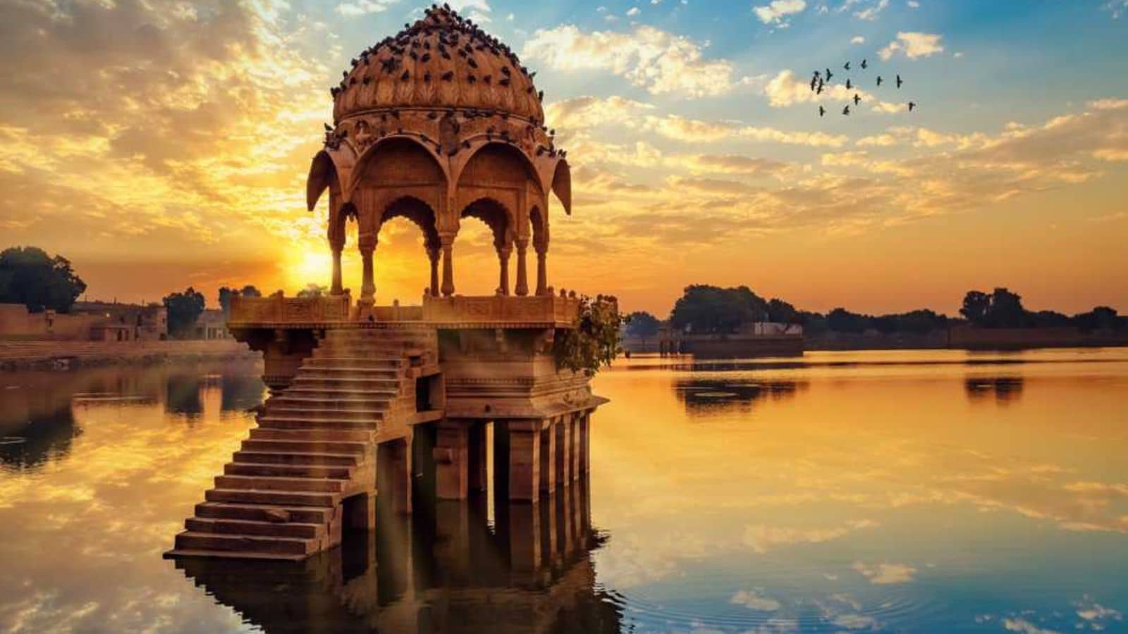 Gadisar Lake Ambiance