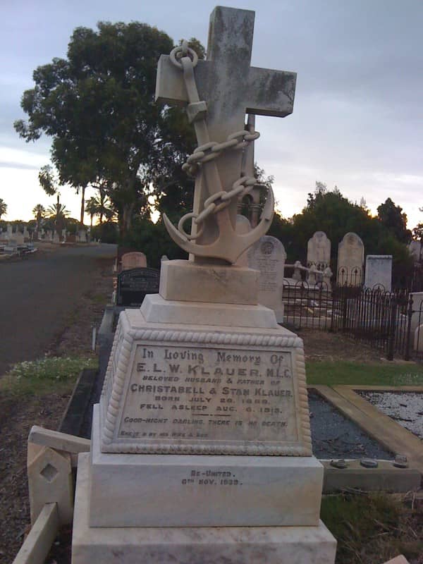 Prominent Citizen Graves