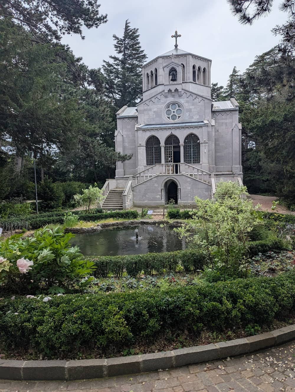 Tranquil Ponds and Wildlife