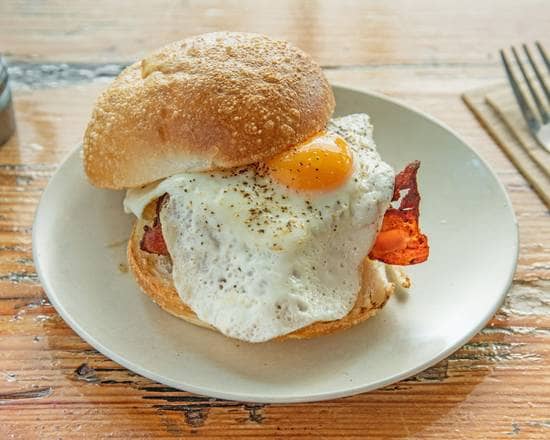 Charming Cafes & Bakeries