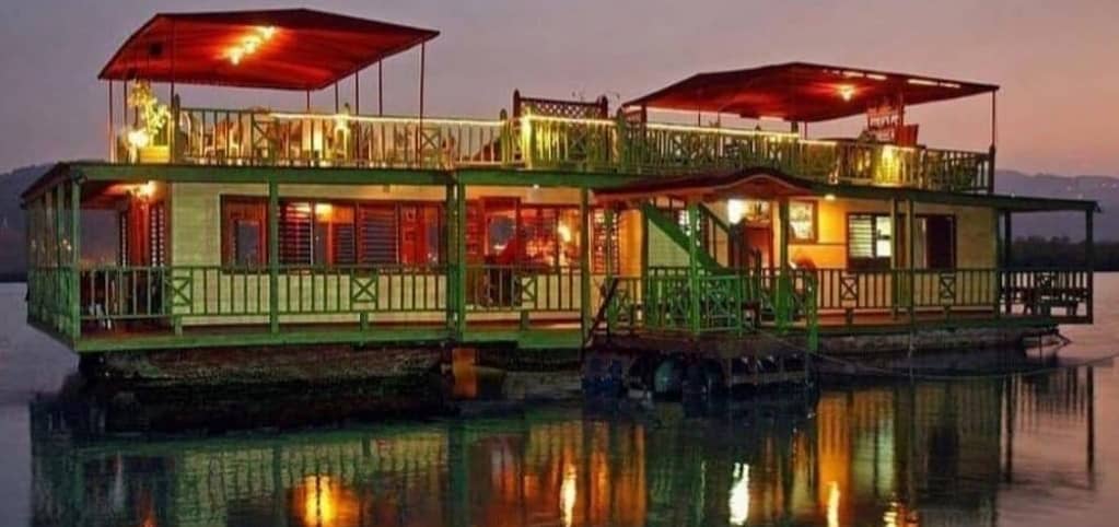 Houseboat Grill