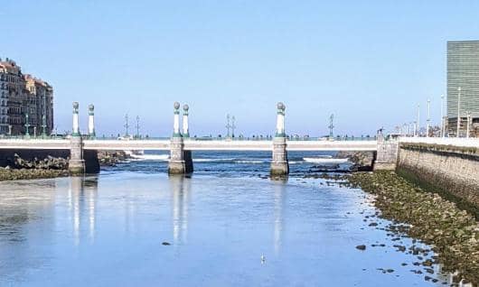 Gateway to Zurriola Beach