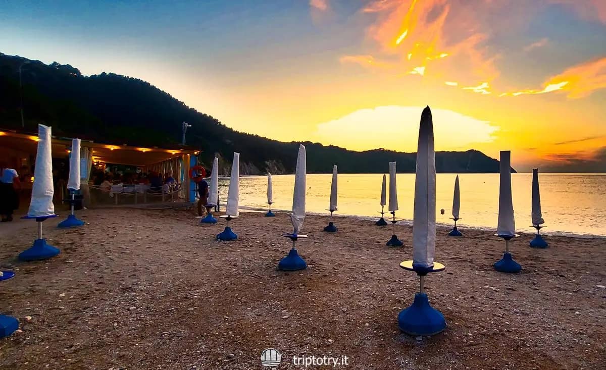 Seaside Dining