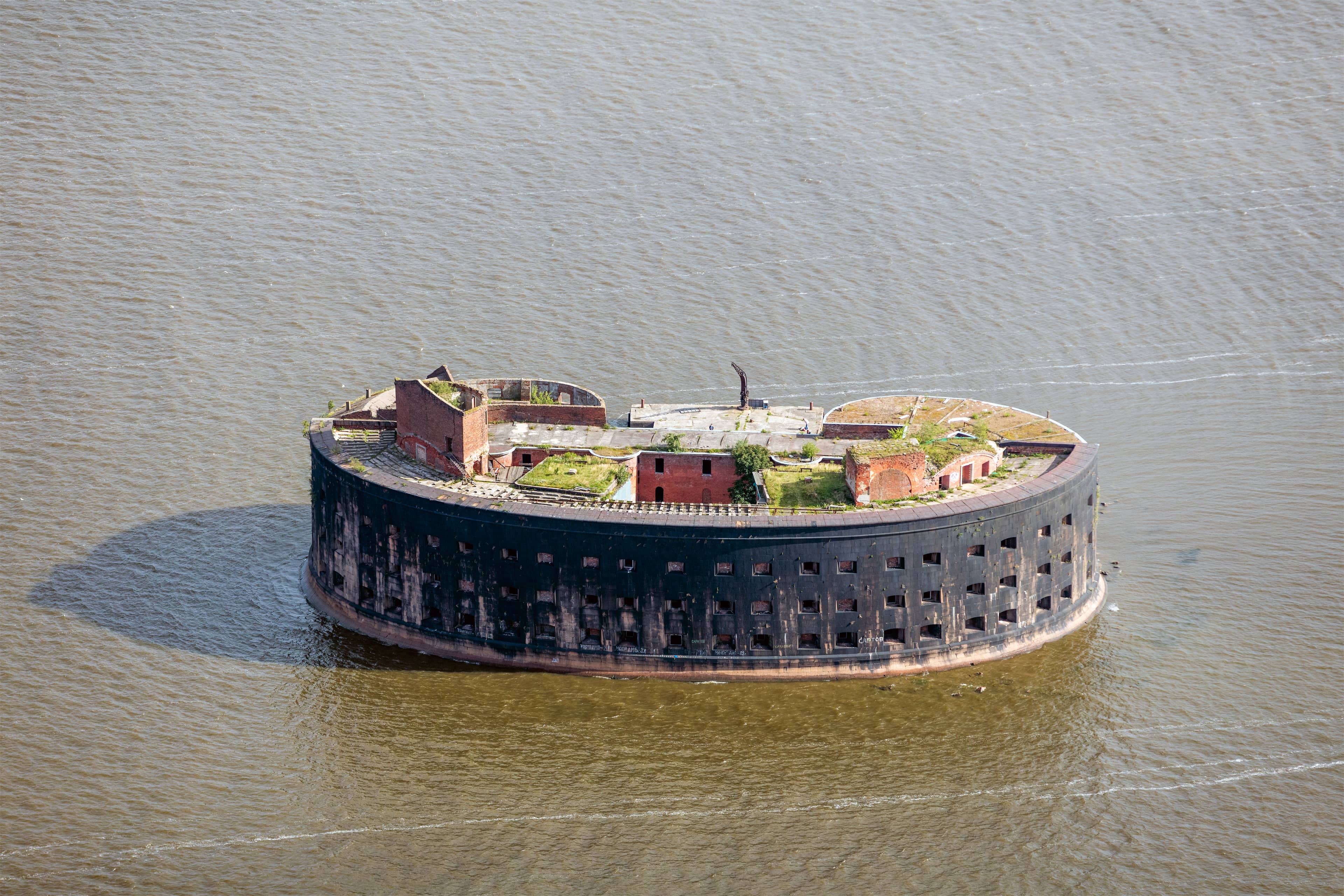 Unique Semicircular Design