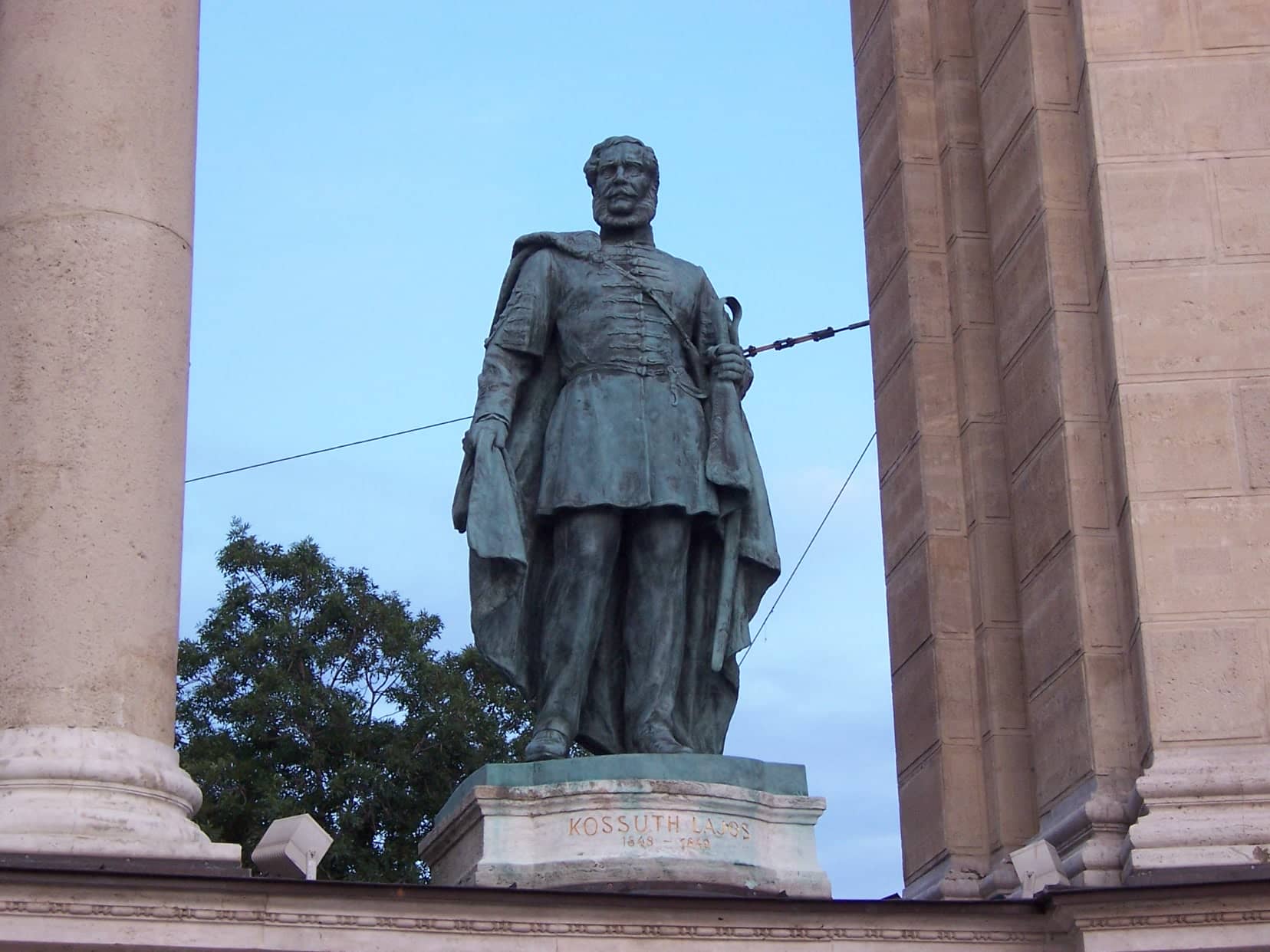 Kossuth Lajos Statue