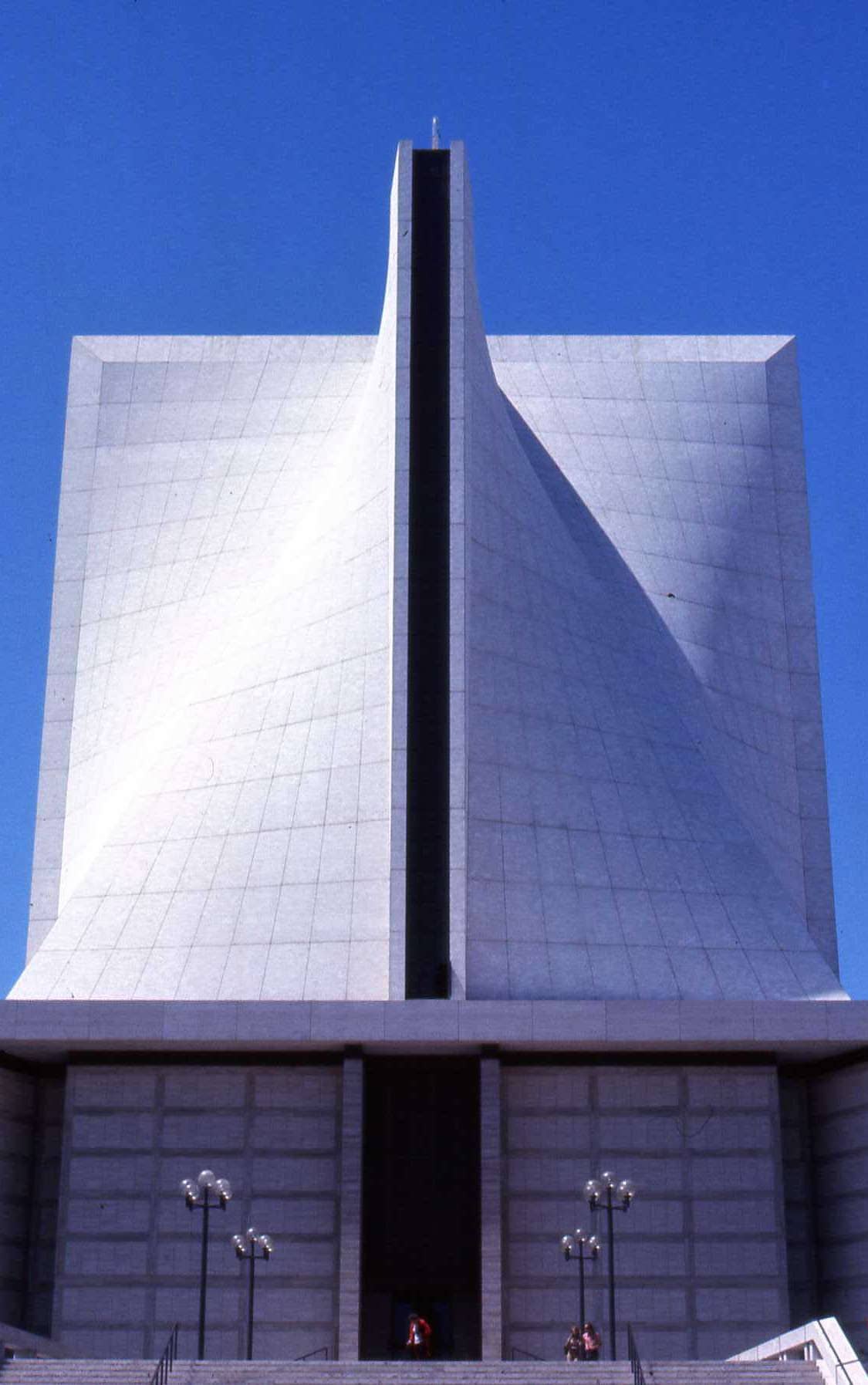 Striking Modern Exterior