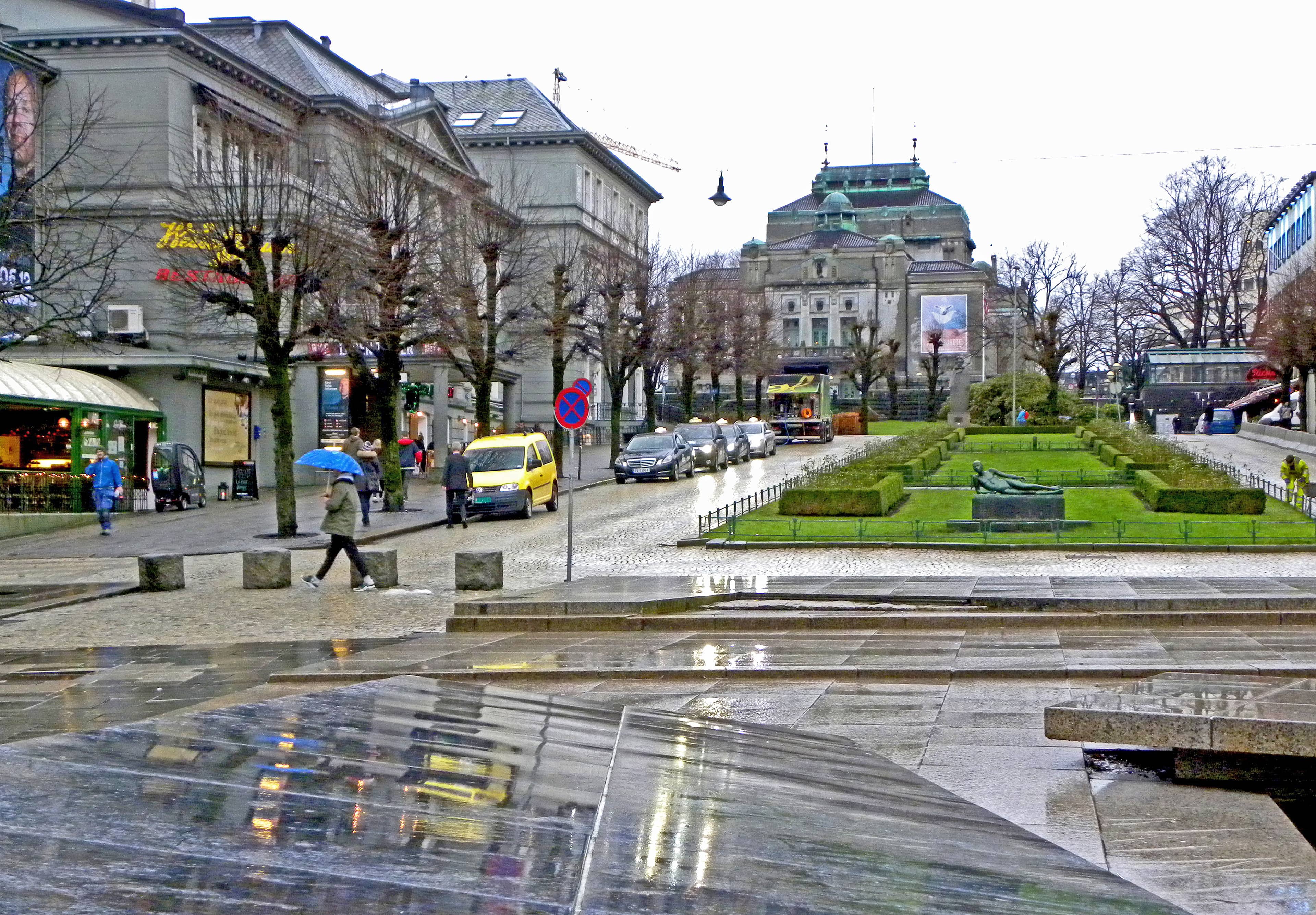 Surrounding Architecture